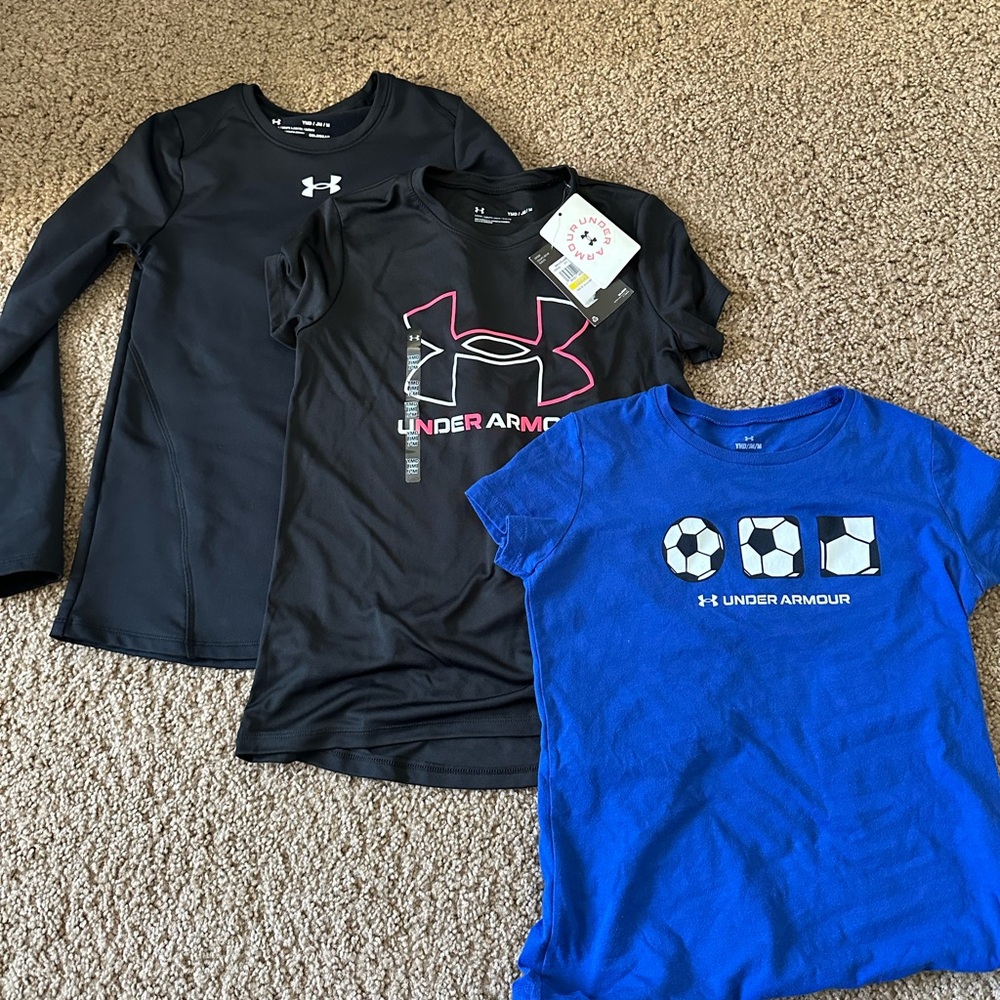 Girls Under Armour Black and Blue T-Shirts and long sleeve cold gear size Medium
